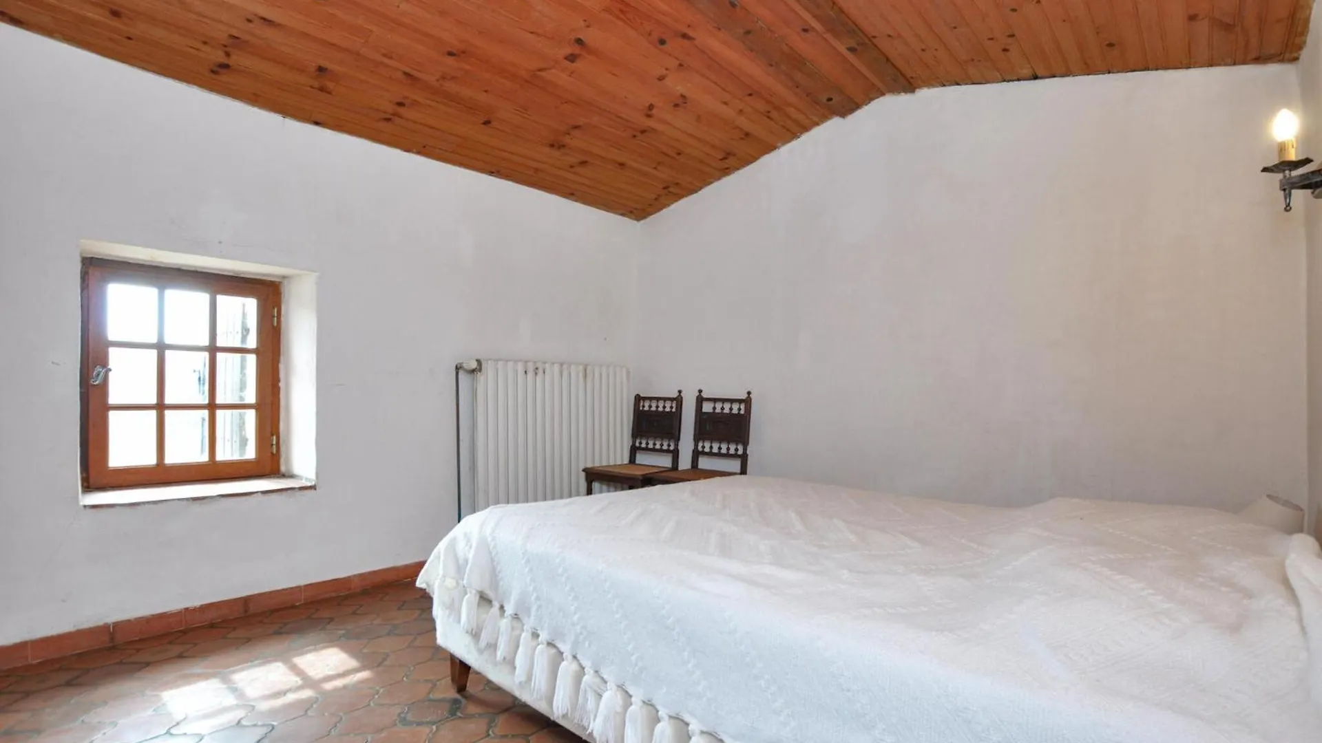 Cozy Home In Vacheres With Private Swimming Pool, Can Be Inside Or Outside Holiday home
