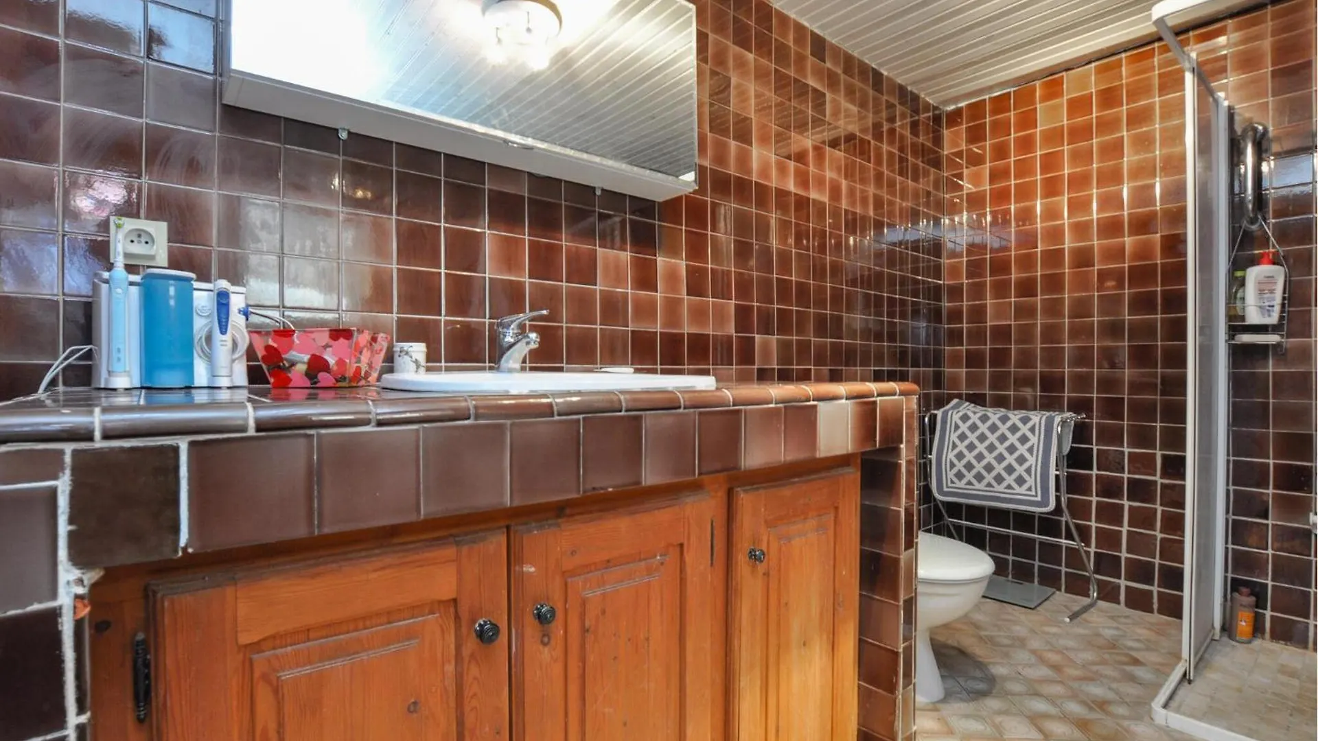 Cozy Home In Vacheres With Private Swimming Pool, Can Be Inside Or Outside