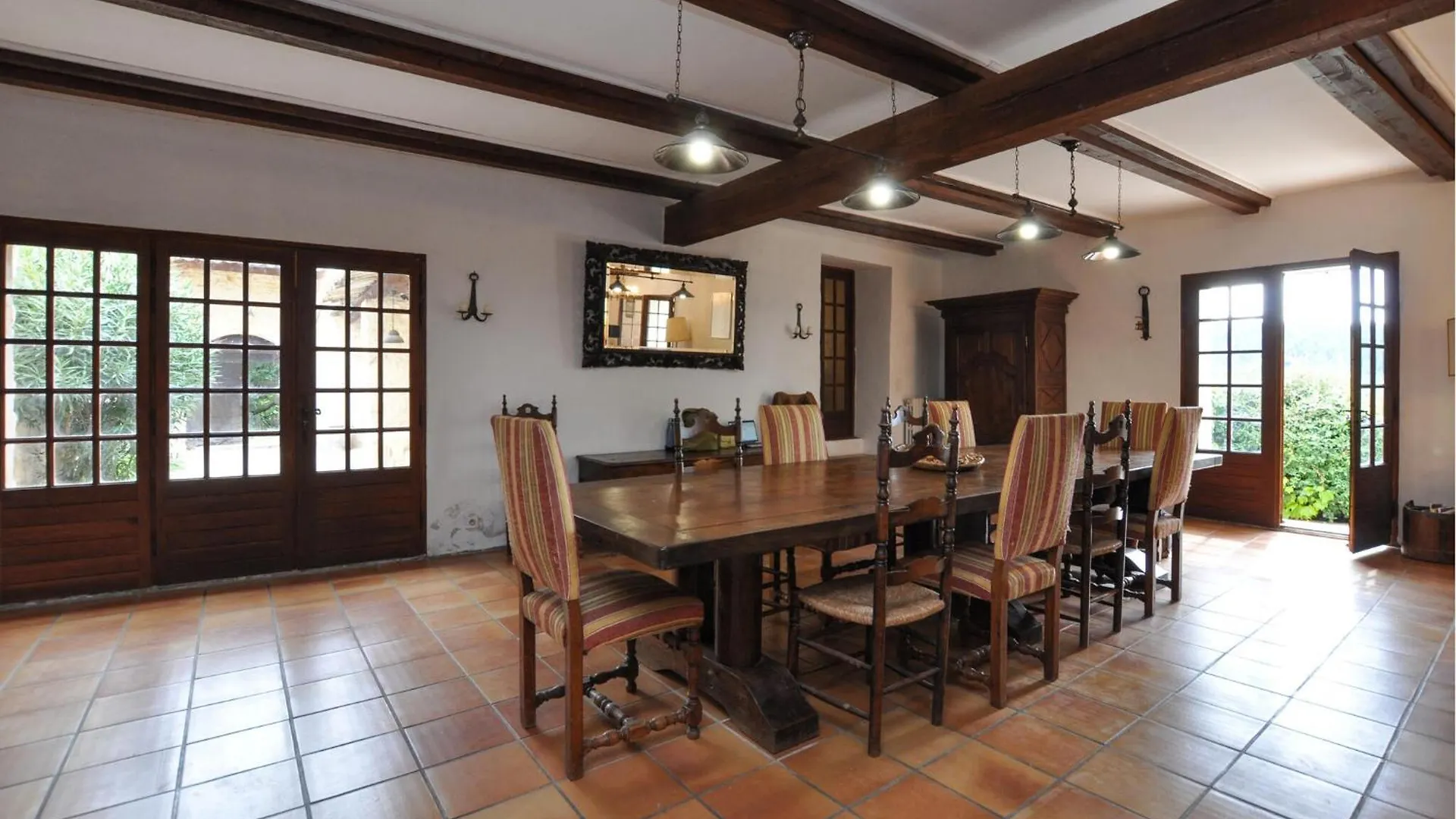 Cozy Home In Vacheres With Private Swimming Pool, Can Be Inside Or Outside