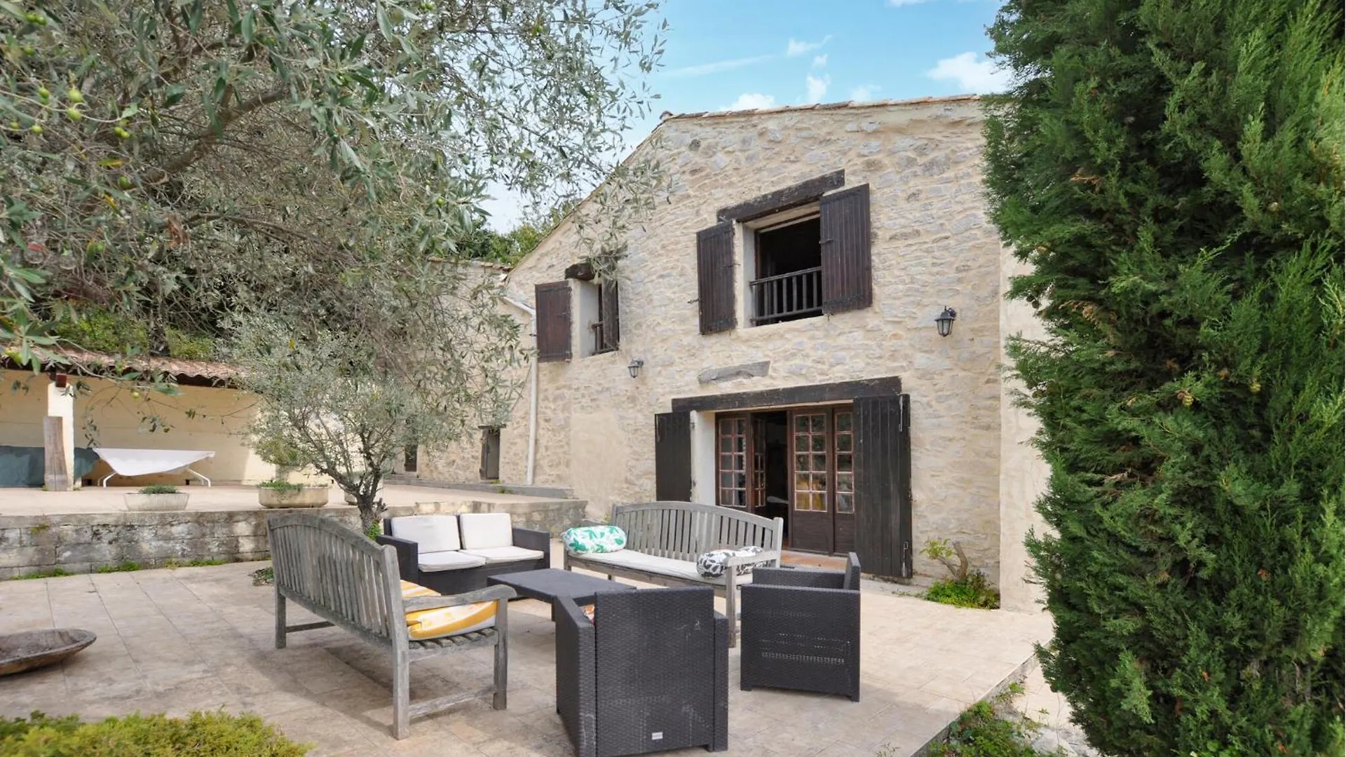 Cozy Home In Vacheres With Private Swimming Pool, Can Be Inside Or Outside Holiday home